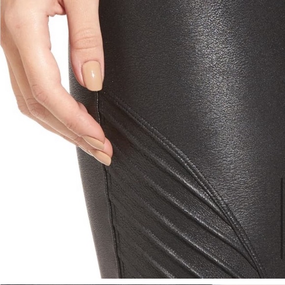 SPANX Faux Leather Moto Leggings size XS - Picture 7 of 11